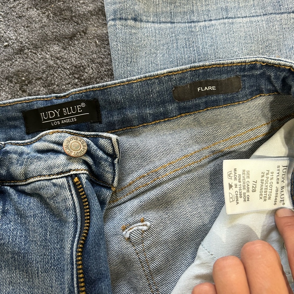 Judy Blue Flare Jeans, size 7/28 - Picture 2 of 4